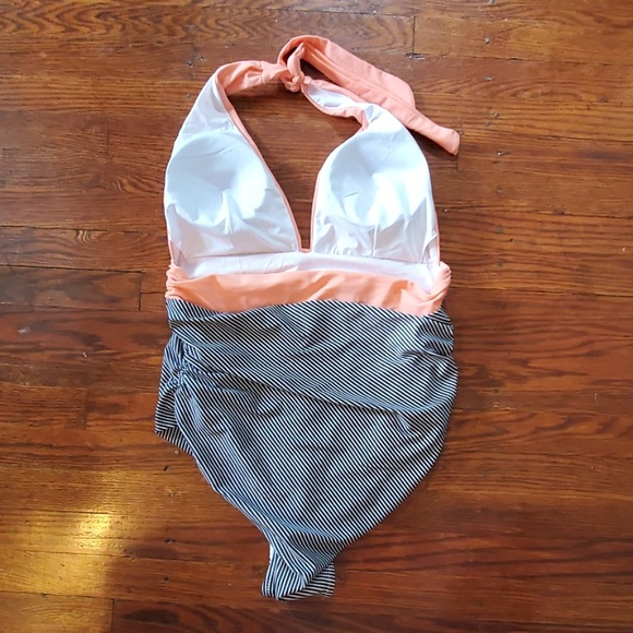 Qearal Swimsuit - Picture 2 of 2